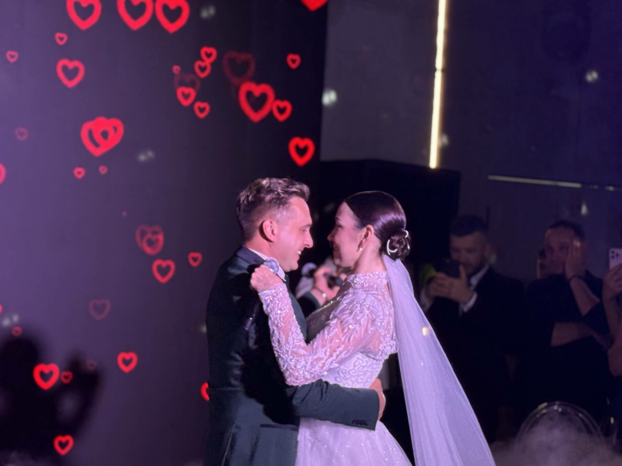 «Мәхәббәтле репортаж»: Илнат Фәрхуллин белән кәләше Регина туеннан истә калганнар