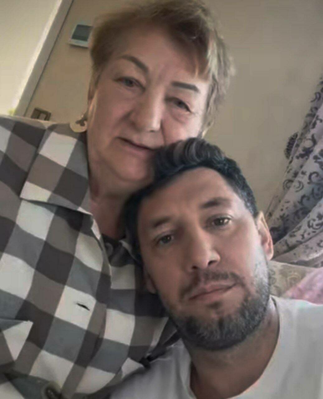 Фирдүс Тямаев бәрәңге алышырга кайтмаган: «Әни килде сүгәргә»