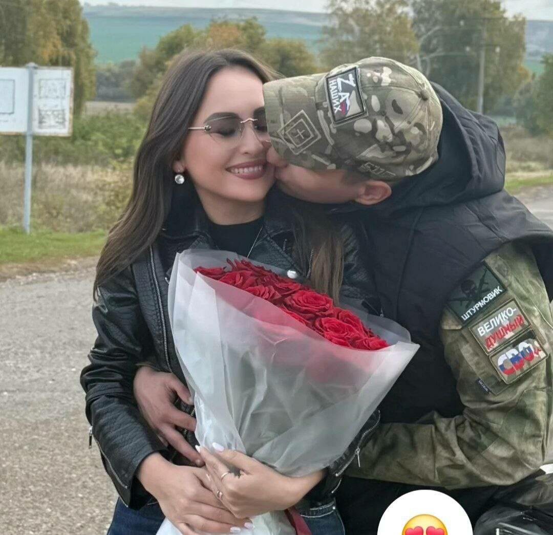 «Көтеп алдым» – Римма Никитина видео аша тәкъдим ясаган хәрби белән очрашкан