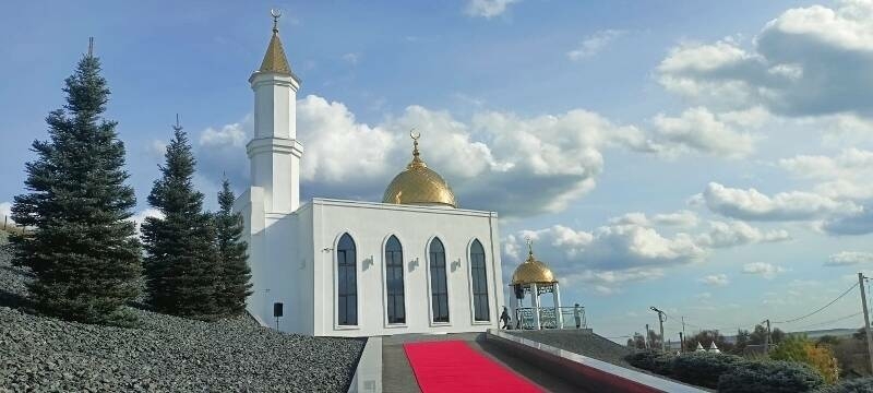 Самараның Исаклы авылында яңа мәчет ачылды: «Авыл өстендә моңлы азан тавышы яңгырый»