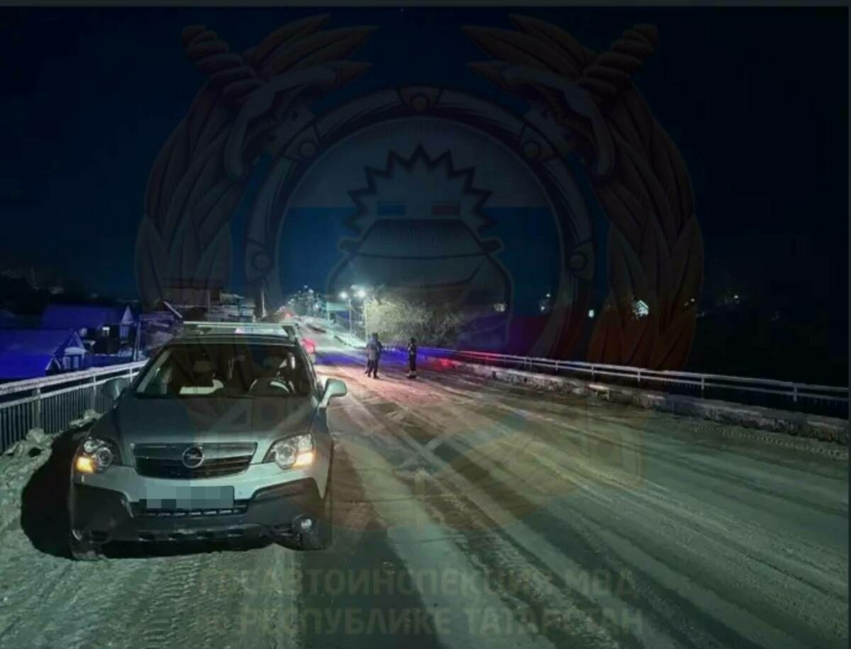 Татарстанда юлда яткан җәяүлене машина таптап киткән