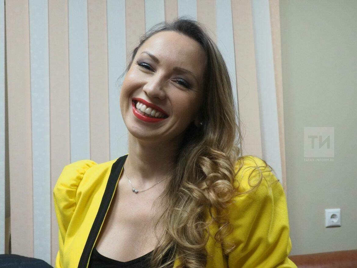 «Пар балдаклар»: Лилия Хәйруллина яңа җыр тәкъдим итте