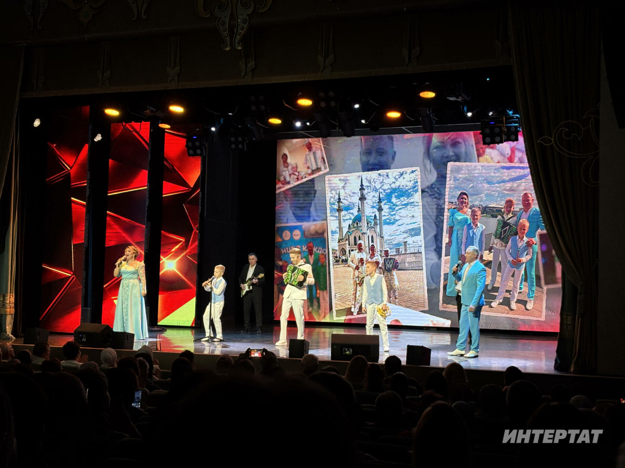 «Кыз турында хыялландым...»: Казанда Баһлар гаиләсе концерт куйды