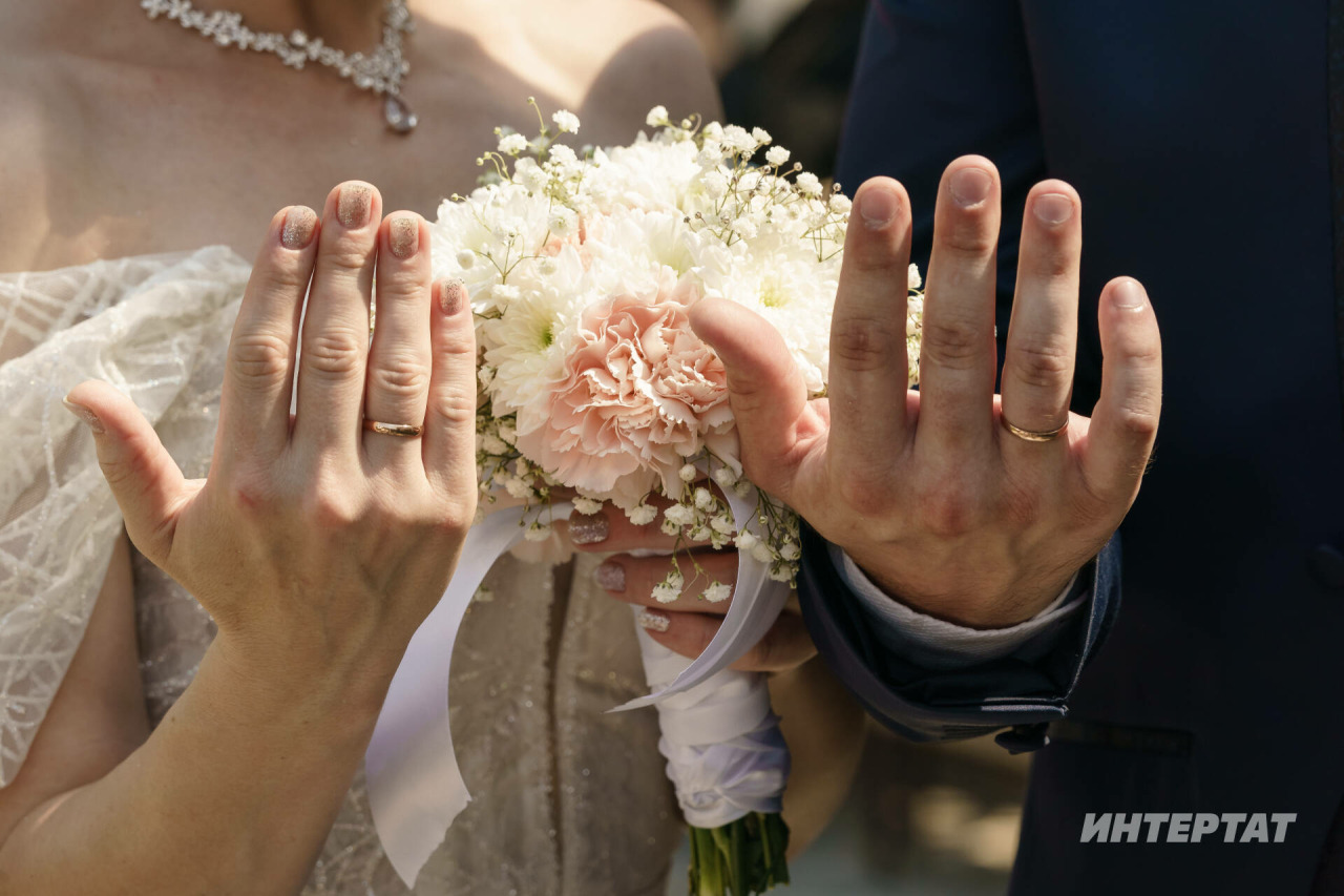 Татарстанда яшь парларның 30 проценттан артыгы июль һәм августта гаилә корган