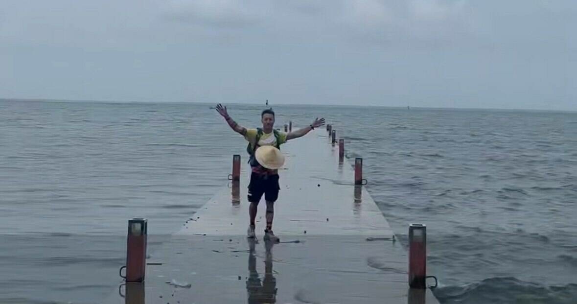 Татарстан кешесе җәяү Вьетнамнан Кытайга бара