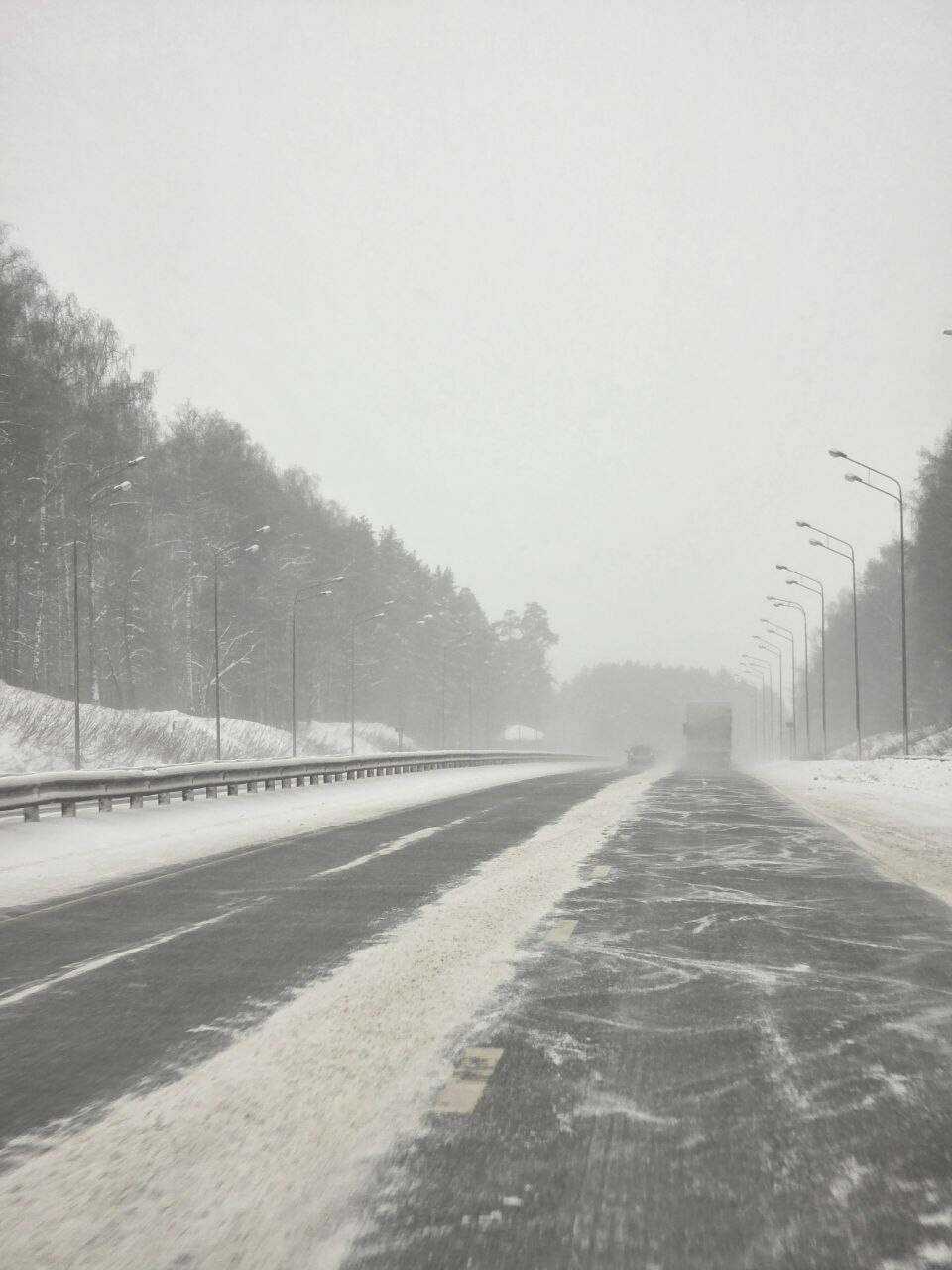 Буран чыгу сәбәпле, Рөстәм Миңнеханов юлларда сак булырга чакыра