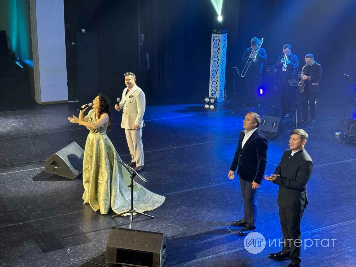 «Мактаулы исем артыннан йөрергә вакытлары юк»: Алинә – Азат Кәримовлар гаиләсендә куаныч