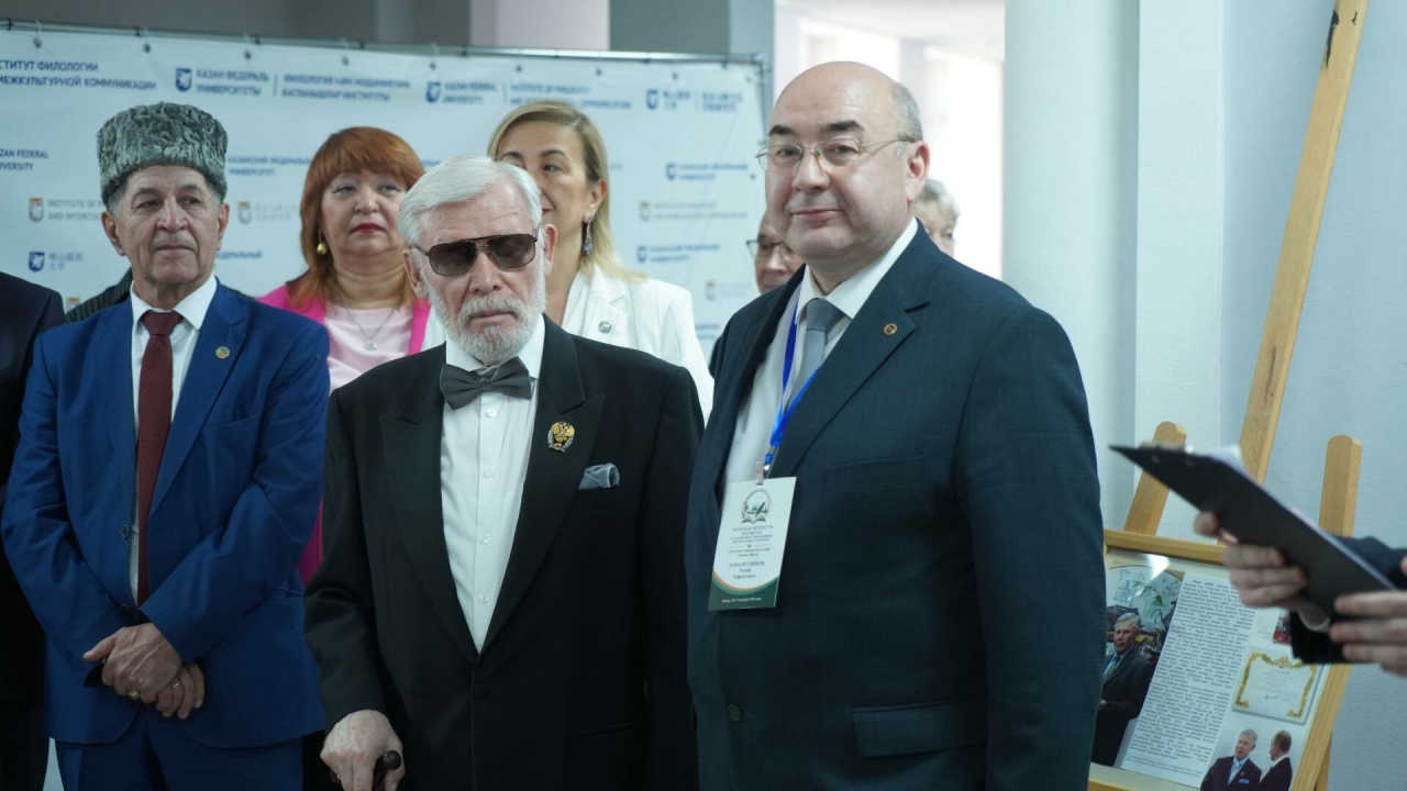 «Ренат Харис, егетлеген җигеп, романнарны бастыргач, татар әдәбиятында яңа чор башланды»
