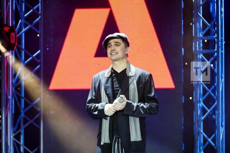 «Үземә дәрес алдым» - Раяз Фасыйхов авылда күңелгә тиярлек концертта булган