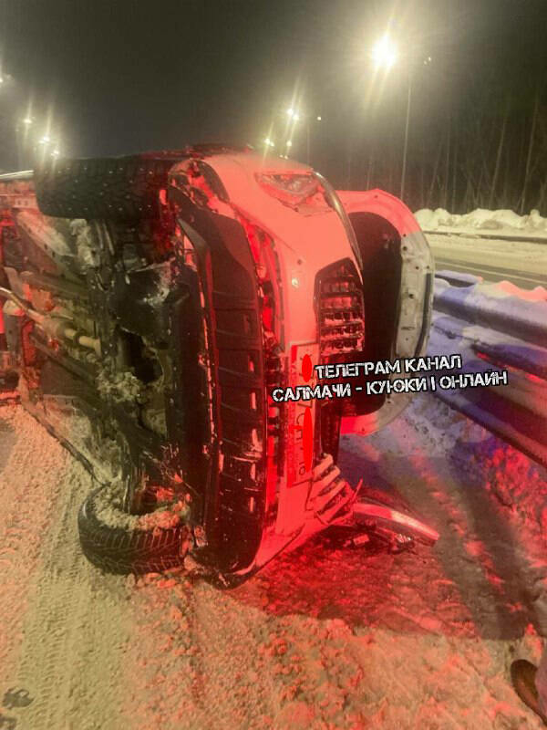 Казанда үсмерләр таксистны кыйнаган һәм машинасын урлап алып киткән