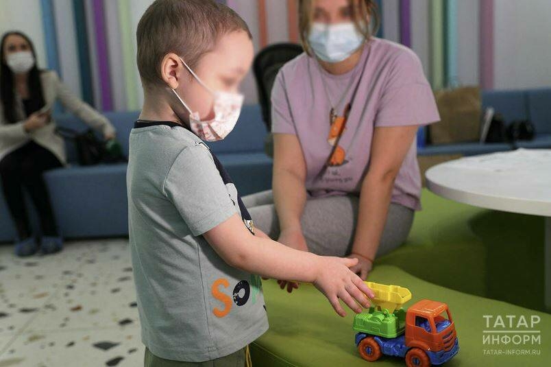 «Әгәр бала гел йокласа, яман шеш булырга мөмкин»: балада онкология булуын ничек аңларга?