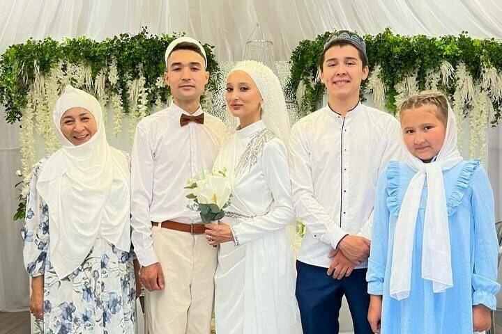 Әти-әнисез калган, энесе һәм сеңлесен тәрбияләүче Айгизә: «Үлем янәшәмдә йөрде сыман»