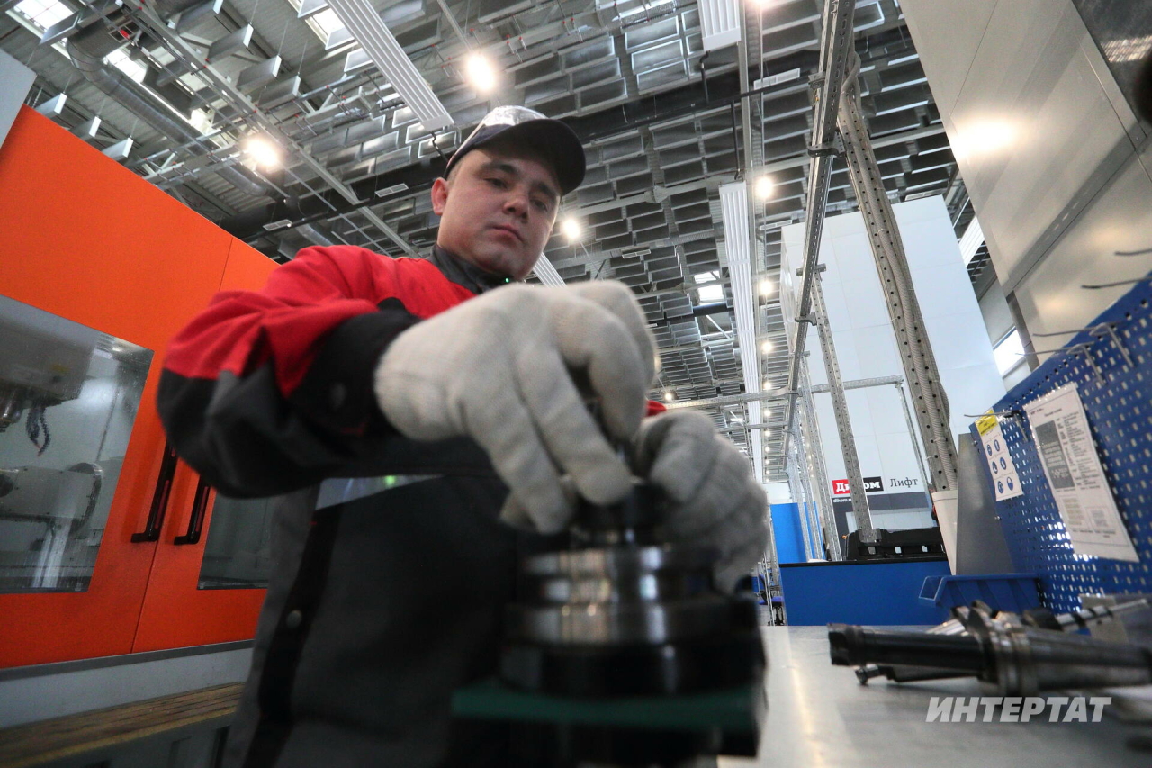 Казан вертолет заводында эшләүче Азат Сибгатуллин: «Завод – ул тотрыклылык»