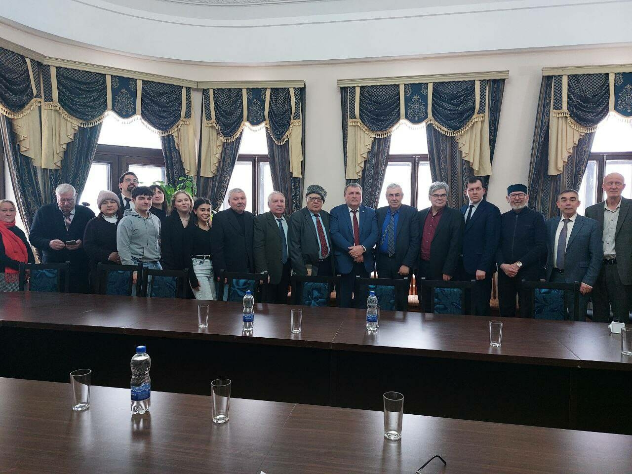 Язучылар союзында түгәрәк өстәл: «Чокрый иҗатын аударырга кирәк... хәзерге татар теленә»