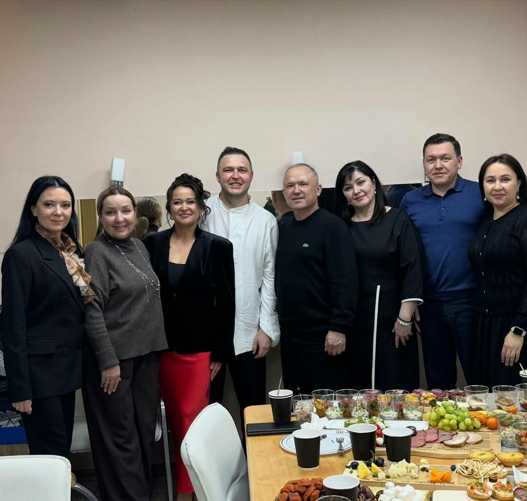 «Былтыргы өчен җавабы булды бугай»: Азат Фазлыев концертында узган елгы хатасын төзәткән