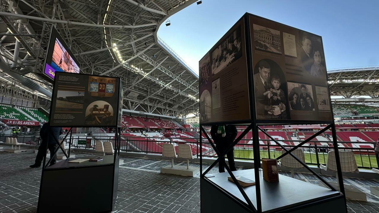 Футбол стадионында уникаль вакыйга: «Рубин» җанатарлары Муса Җәлил белән «очраша»