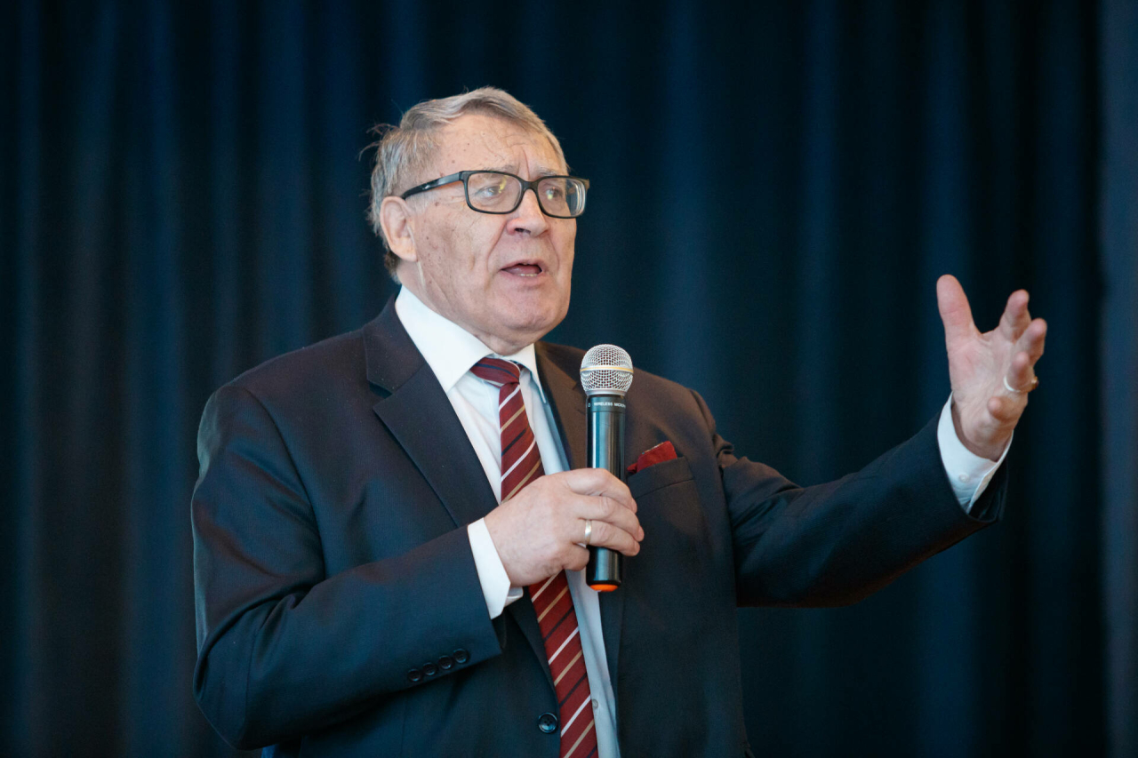 Шагыйрь Рәдиф Гаташ 85 яшьлек юбилеен бәйрәм итә