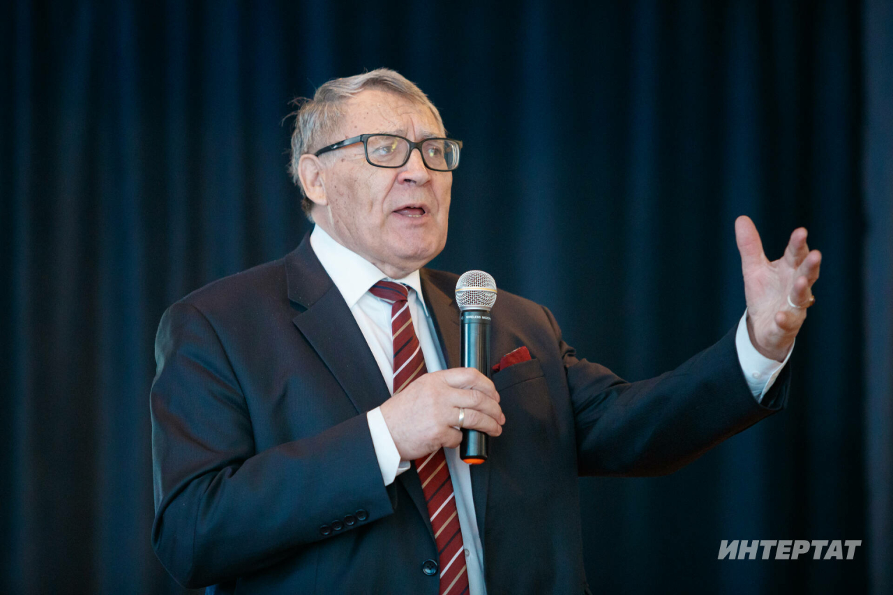 Шагыйрь Рәдиф Гаташ 85 яшьлек юбилеен бәйрәм итә