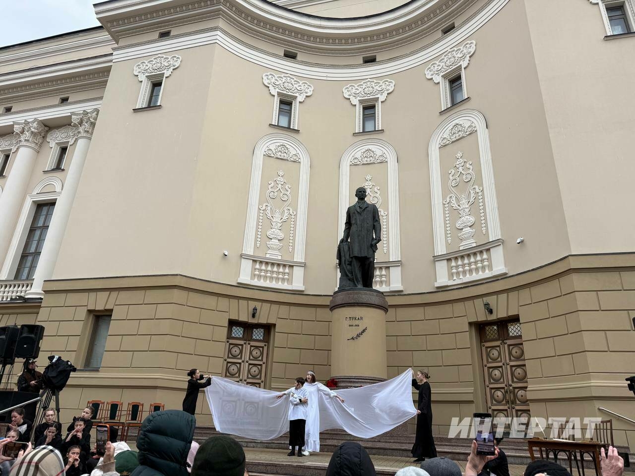 Шигърият бәйрәмендә: «Менә без тагын җыелдык»