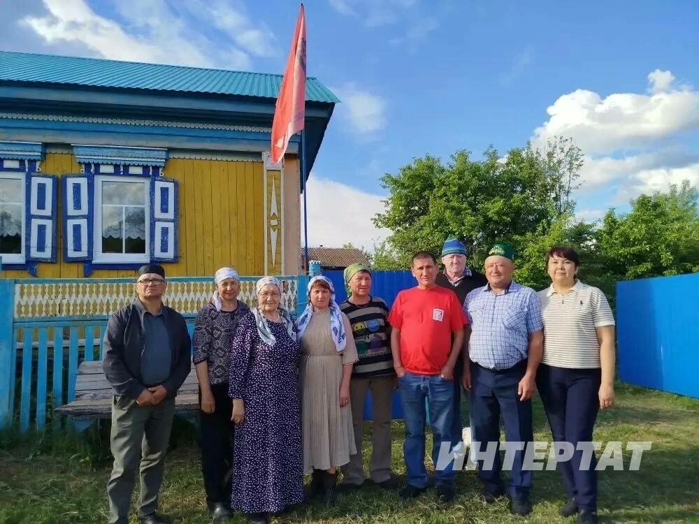 Сабантуйга кайтуларның матур гадәте — Өч йортлы Сары-Айгыр авылында Коръән ашы узды