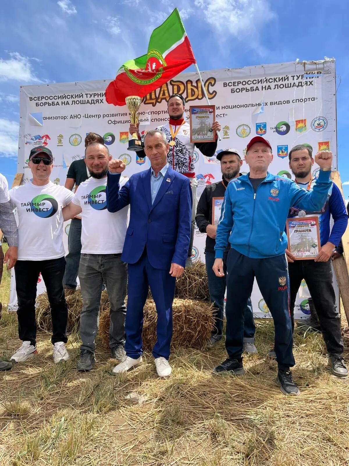 Кукмара егете  Дагыстанда атларда көрәш буенча «Аударыш» Бөтенроссия турнирында җиңде