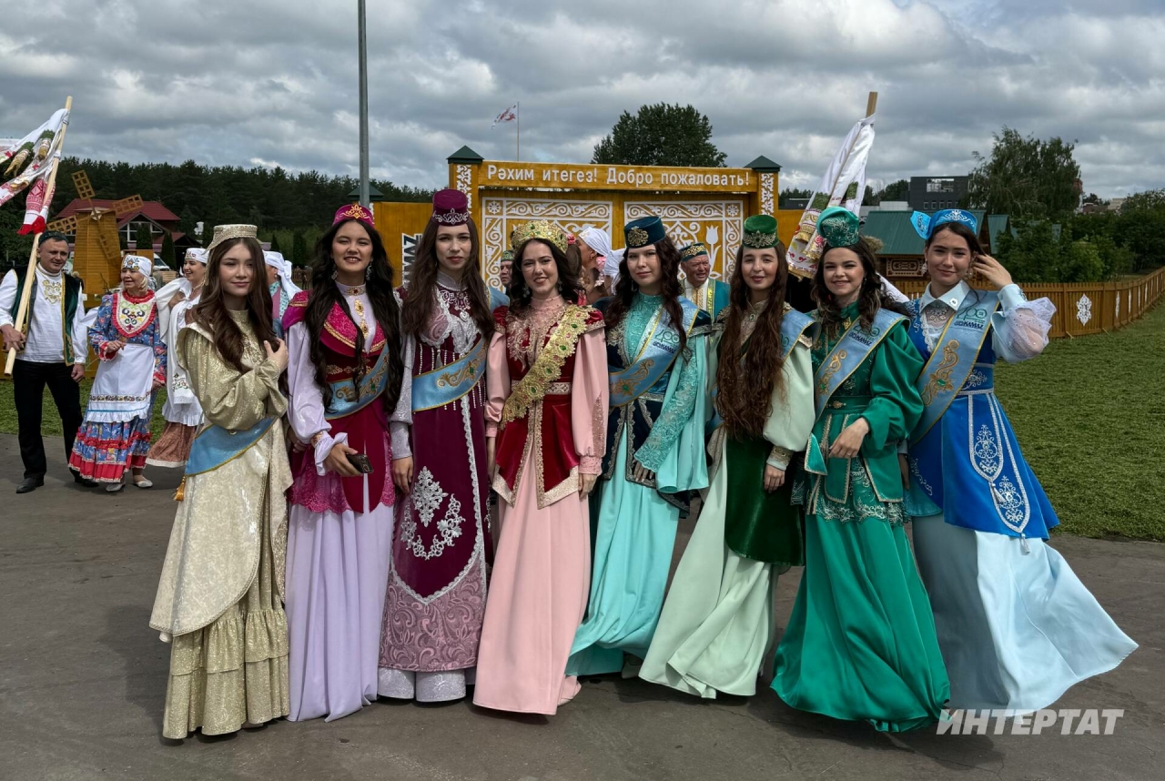 Түбәтәй кигән кунаклар, мәйданга чыккан «бәлешләр»: Чаллы Сабан туеннан репортаж