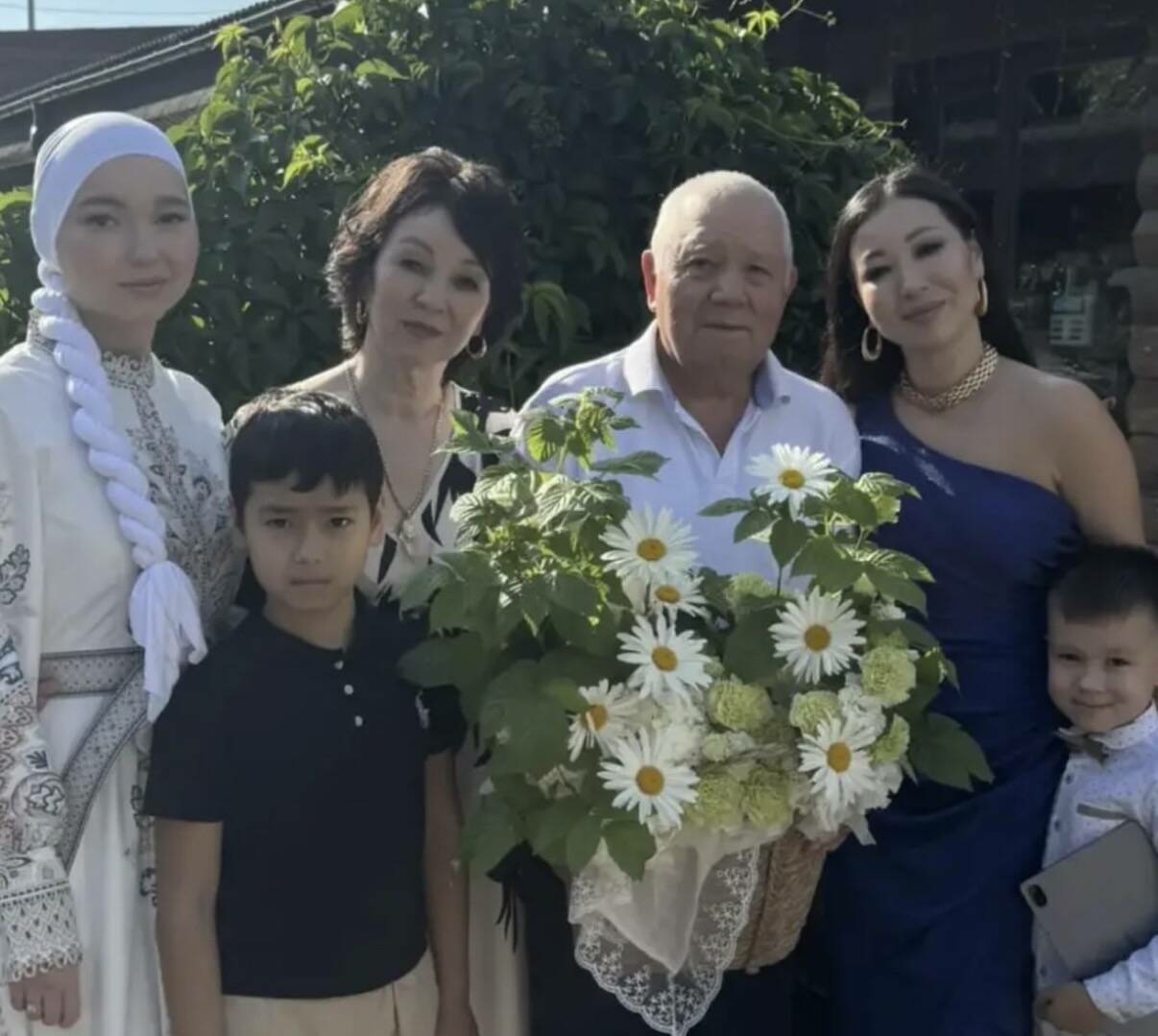 Чулпан Йосыпова әнисенең туган көненә сюрприз ясаган