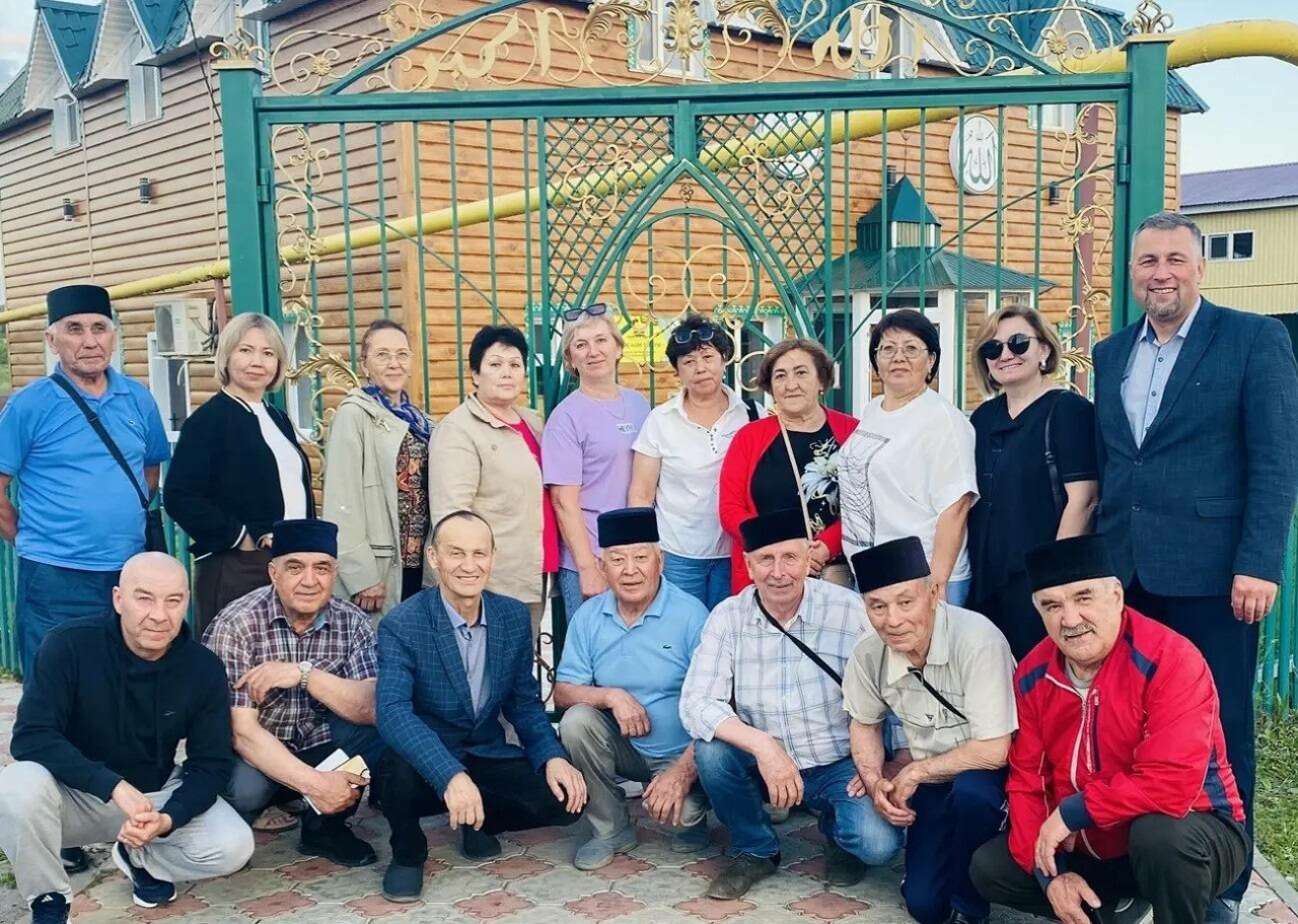 Төмән татарлары: «Татарстанда халыкны хөрмәт итеп, тырышып эшләп яшиләр икән»