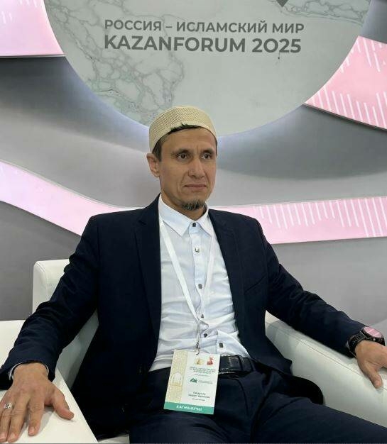Габдулла хәзрәт Әдһәмов: «Ясалма интеллект вөҗданны, Аллаһ белән бәйләнешне алыштырмасын»