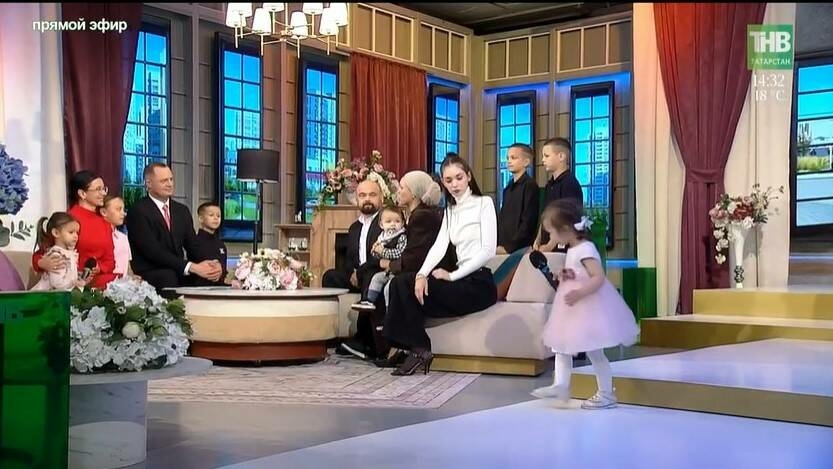 Ун бала анасы Ләйсән Шәмсуллина: «Балаларга сайлауга йөрү үрнәген күрсәтергә тырышабыз»